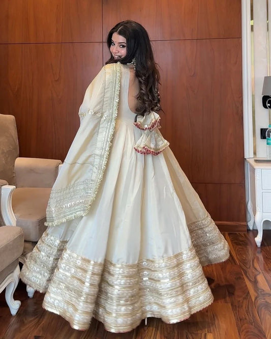 Zari Zeenat Anarkali