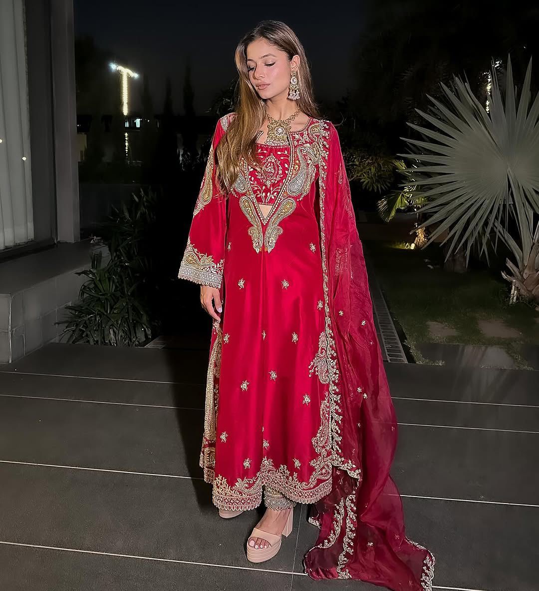 Rani-e-Laal Salwar Suit