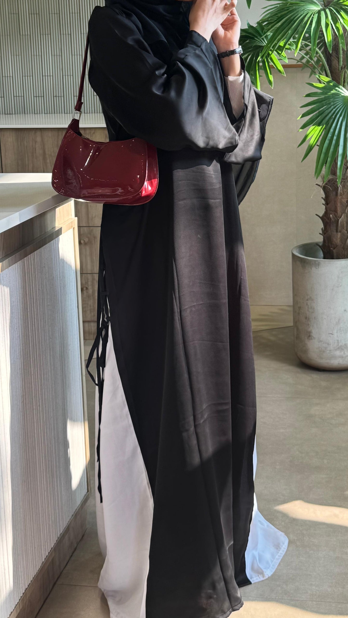 Monochrome Grace Abaya