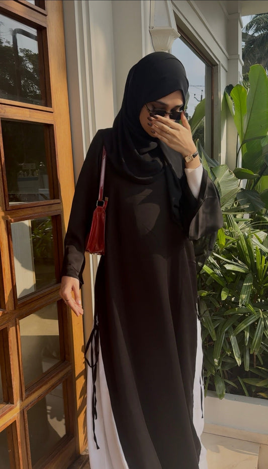 Monochrome Grace Abaya