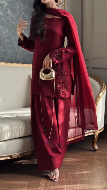 Luxe Rouge Majesty Suit