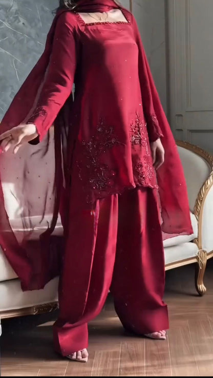 Luxe Rouge Majesty Suit