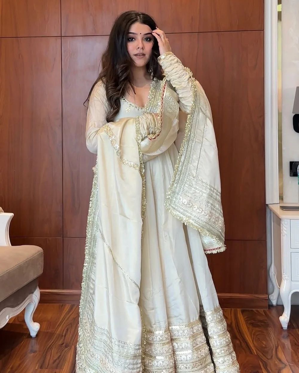 Zari Zeenat Anarkali