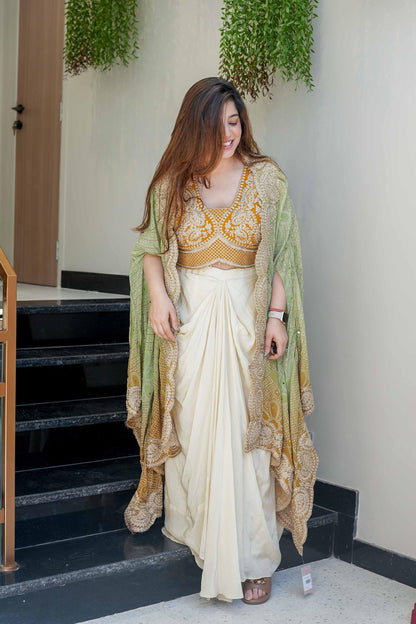 Jashn-E-Husn Cape Set