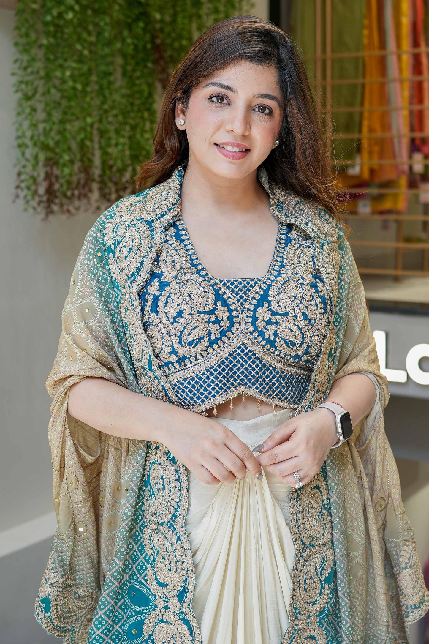 Jashn-E-Husn Cape Set