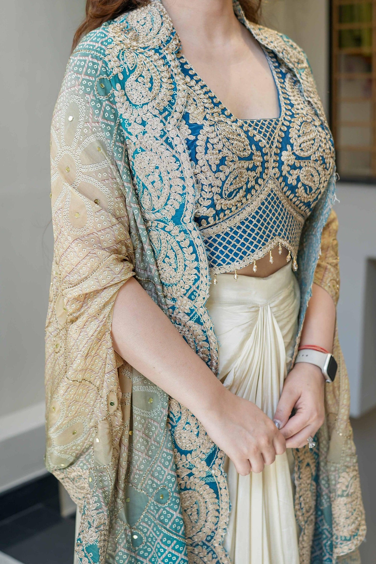 Jashn-E-Husn Cape Set