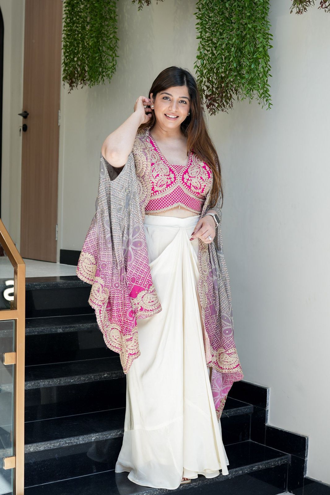 Jashn-E-Husn Cape Set