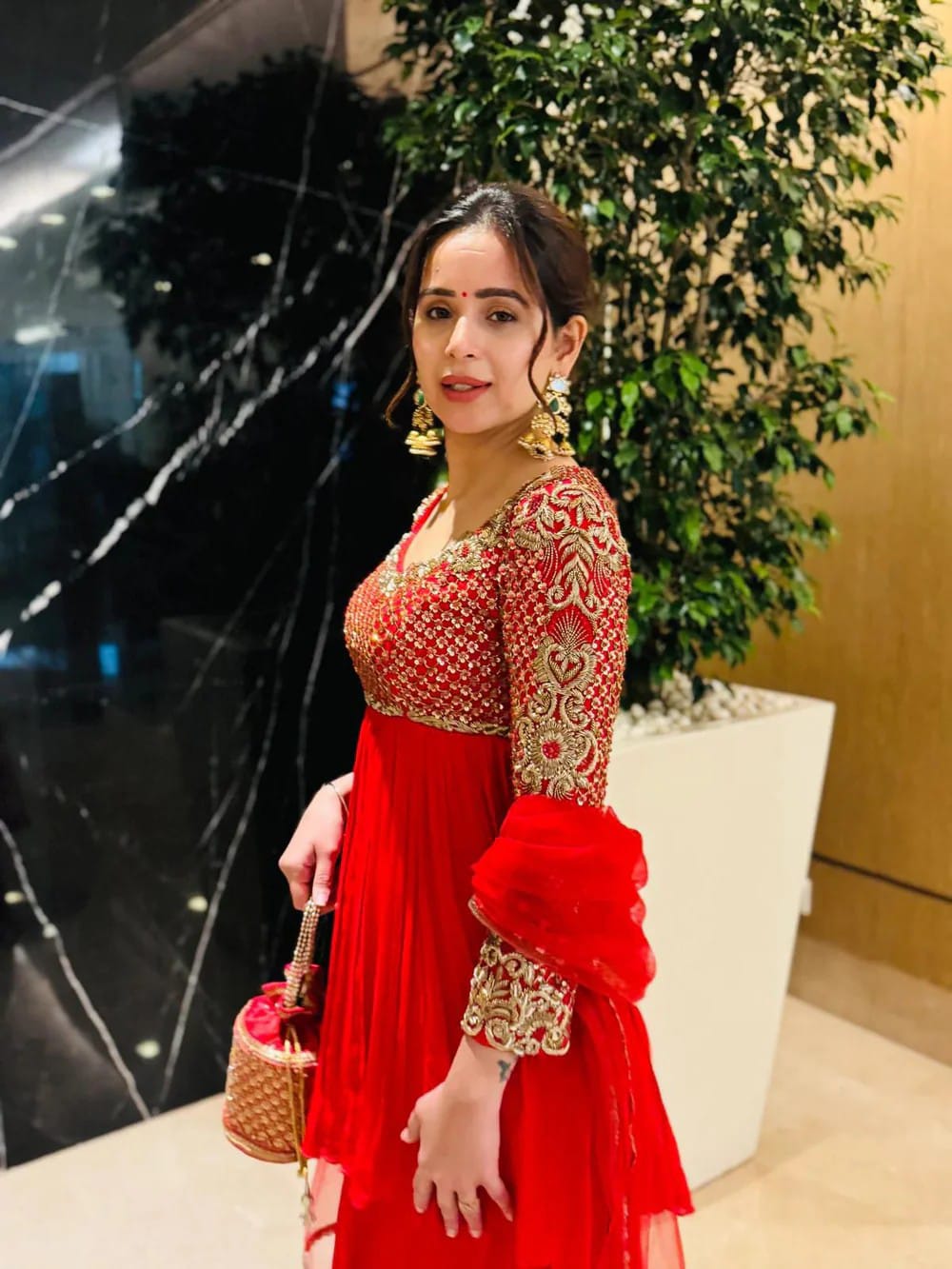 Noor-e-Laal Sharara Set