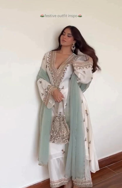 Noor-E-Afreen Kurta Set