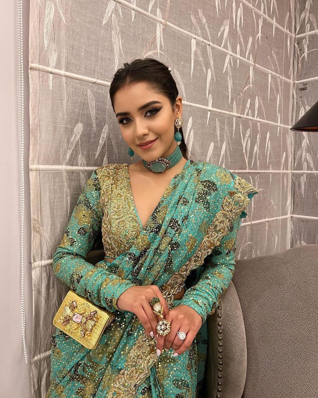 Meher-e-Hara Neelam Saree