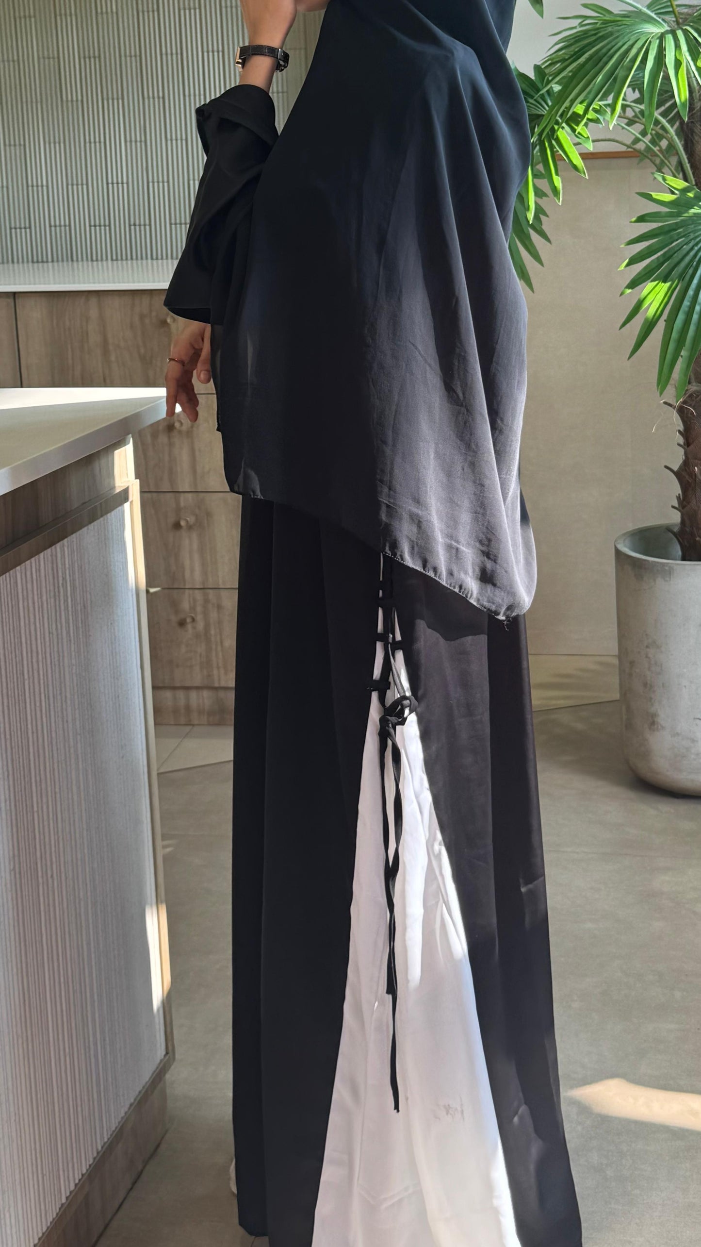 Monochrome Grace Abaya